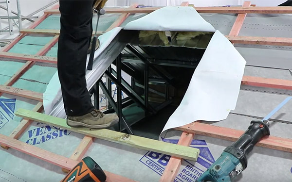 How to install a rooflight window